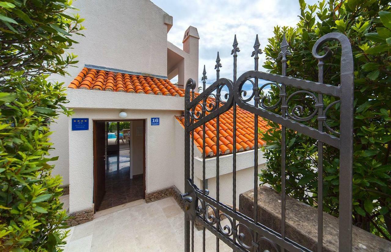 Villa Skalinada, 8 Persons, Private Pool, Baška Voda Buitenkant foto